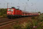 143 104 mit RE 15439, Wiesbaden Hbf-Frankfurt(Main) Hbf, kurz hinter Mainz-Kastel, 10.09.09