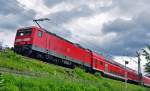 143 280-6 mit Doppelstockwagen, Richtung Norden bei Oberdollendorf - 30.05.2010