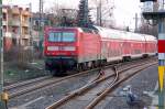 Eine RB 27 verlsst Rheydt Hbf geschoben von 143 090-9. 15.3.2011