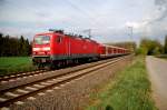 Ich traute ja meinen Augen nicht, 143 ziger mit X-Wagen? Ich hatte da heute ein Dejavue. Hier kommt gerade die 143 660-9 aus Kleinenbroich und hlt gleich wieder in Korschenbroich. Mittwoch 13. April 2011