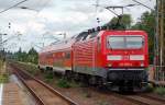 143 002 schiebt am 19.06.11 eine RB nach Eisleben durch Halle-Rosengarten.