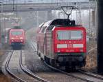 Trotz Vogelpest-Hysterie !!! 
Der Bahnverkehr von und auf die Insel Rgen luft noch nach Plan. 143 107-1 vor dem RE33209 auf dem Weg nach Sassnitz.  (Stralsund am 18.02.06)