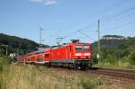 Bis zum Fahrplanwechsel im Dezember 2010 nie fotografiert, doch dann waren sie auf einmal weg: die 143er auf der Linie S1 der S-Bahn Dresden. Im Moment kann man jedoch den einen oder anderen Umlauf mit der Baureihe 143 beobachten. Hier ist 143 875-3 auf dem Weg von Meien nach Bad Schandau in Knigstein zu sehen. Fotografiert am 09.07.2011. 