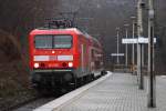 S2-Lok 143 828 fhrt mit der S3 aus Tharandt Richtung Dresden Hbf in Dresden-Plauen ein. 24.01.2012