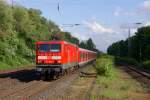 143 854-8 mit der S6 nach Essen Hbf bei der Einfahrt in Dsseldorf-Garath am 16.05.2012
