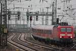 143 313 am 15.8.12 mit einer RB bei der Einfahrt in Frankfurt am Main Hbf.