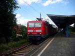 143 556-9 mit einem RE18 nach Falkenberg (Elster) am 12.06.11 abfahrbereit in Drebkau.