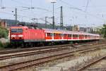 Die 143 880-3 zieht die RB von Tbingen nach Stuttgart aus Esslingen am 12.07.2013