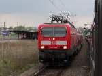 143 360 ist am 26.04.14 in Freiberg/Sachs. zusehen. Foto entstand aus dem Zug.