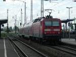 143 128 schiebt am 18.06.2014 die RB125 26417 nach Weißenfels aus dem Bahnhof Großkorbetha.