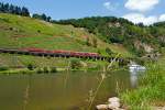   Gezogen von einer 143er hat der RE 1  Mosel-Saar-Express  (Koblenz - Bullay - Wittlich - Trier - Saarburg - Saarbrücken) am 21.06.2014 den Prinzenkopftunnel verlassen und fährt am 786m