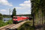 143 972 mit der RB 26927 (Freiburg (Breisgau) Hbf - Seebrugg) am Windgfällweiher zwischen Altglashütten-Falkau und Aha am 21.06.14