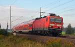 Mit einer RB nach Wittenberg erreicht 143 285 am 30.09.14 in kürze den Haltepunkt Burgkemnitz.