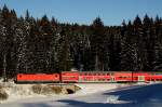 Eine 143 ist am 01.01.2015 bei Altglashütten in Richtung Feldberg-Bärental unterwegs