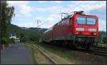 Am 09.Juni 2015 zischt die 143 168 mit ihren Regionalexpress an Kasbach/Erpel vorbei.