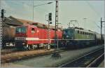 Ein Bild für Stephan, aber auch Olli und alle anderen: Zwar nicht in Singen, aber in Konstanz warten die DR 143 904-1 und die DB 140 294-0 mit Güterzügen auf die Abfahrt.
(Ein bekannter  Klassiker  neue bearbeitet).
16. Juni 1992