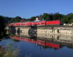 Leider jetzt Geschichte! Doppelstockzug mit 143 822 auf dem Weg in Richtung Naumburg, Aufgenommen am 28.06.2015 in Bad Kösen an der Saale.