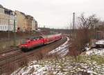 Selten zu sehen 143 355 mit dem RE 4788 gezogen von Dresden Hbf nach Hof Hbf.
Hier am 25.01.16 bei der Ausfahrt Plauen/V.