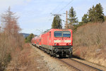 Am vorletzten Betriebstag der Dreiseenbahn mit alter Fahrleitung schob 143 042 ihre Regionalbahn am Ufer der Schluchsees entlang Richtung Aha.