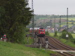 Schon wieder sind ihre Tage gezählt. Die ex Trierer 143 910 muss schon wieder gewohnte Gleise verlassen. Nachdem der SÜWEX an Mosel, Saar, Rhein und in der Pfalz die RE Leistungen übernommen hatte, musste 143 910 zurück zu ihren Ursprüngen in den Osten der Republik und versah über 2 Jahre ihren Dienst auch auf der Relation Dresden - Hof. Im Sommer 2016 soll auch dieses Einsatzgebiet verloren gehen und Triebwagen werden auch hier das neue Bild der Eisenbahn bestimmen. Bahnstrecke 6362 Leipzig - Hof bei Unterkotzau am 24.05.2016