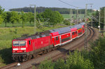 143 891 rauscht mit dem RE Hof - Dresden über die Höhen des Vogtlandes. Hier bei Reuth Vogtland überschreitet die Strecke 6362 Leipzig - Hof mehrmals die Grenze Sachsen - Thüringen. 26.05.2016