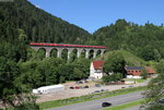 143 364-8 und 143 308-5 mit der RB 17278 (Titisee-Freiburg(Brsg)Hbf auf dem Ravennaviadukt 22.6.16