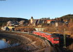 RB 17276 (Seebrugg-Freiburg(Brsg)Hbf) mit Schublok 143 316-8 bei Schluchsee 10.12.16