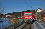 Die DB 143 332-5 mit ihrem RB von Freiburg i.B. nach Seebruck beim Halt in Schluchsee.
29. Nov. 2016