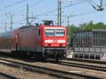 143 589-0 mit RE von Leipzig kommend kurz vor dem Dresdner-HBF.19.05.07