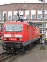 BR 143 186-5 steht am Tag der Schiene in Braunschweig Foto aus einem Doppelstockwagen gemacht