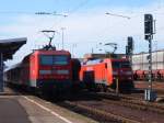 Startklar steht 152 092-3 mit ihrem FZT 56080 von Aalen nach Stuttgart Hafen auf Gleis 7.