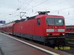 Am Gleis 6 fhrt jetzt ein der RE9 aus Sassnitz. Als Lok dient 143 841-5. Stralsund Hbf den 06.10.2006