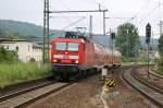 143 185-7 mit ihrer RB aus Lichtenfels fhrt gerade in Bad Ksen am 25.06.2009