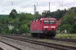 143 962-9 rangiert am 8. Juni 2011 ber das Gleisvorfeld in Kronach.