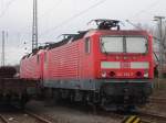 143 294-7 und 143 886-0 abgestellt in 110 des Ludwigshafener Gterbahnhofs am 19.02.2006