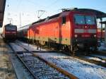 Nimm 2! 143848 nach Frankfurt/Oder und 143838 (hinten) nach Ruhland am 25.12.02 in Cottbus Hbf