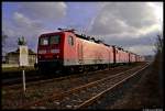 Im Bahnhof Roth stehn seit einigen Tagen wieder einige Lokomotiven der Baureihe 143 und eine der Baureihe 111. 
Ich vermute mal, dass die wieder zum Verschrotten gehn... :-(
Genau handelt es sich um die 143 123-8, 143 895-1, 143 094-1, 143 659-1, 111 205-1, 143 652-6 und die 143 847-2 (von vorne, nach hinten).
Das Bild wurde am 7. Januar 2013 von einem ffentlichen Parkplatz aus gemacht.