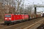 143 580-9 und 143 038 mit einem gemischten Güterzug in Wuppertal, am 11.03.2017.