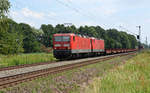 Zusammen mit 143 288 schleppte 143 332 am 08.07.17 einen gemischten Güterzug durch Jütrichau Richtung Magdeburg.