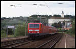 143129 fährt hier am 7.8.1999 um 13.00 Uhr mit einem Dosto nach Heilbronn in Gundelsheim ein.
