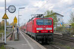 Mit einem RE 20 nach Frankfurt Hbf erreichte 143 346 am 29.04.2021 den Bahnhof Bad Camberg.