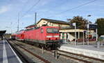 DB 143 591-6 mit dem RE 4886  Saale-Express  nach Halle (S) Hbf, am 20.10.2022 in Jena-Göschwitz.