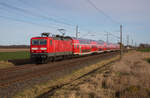 143 242 zog am 04.04.2023 den RE3 94212 nach Stralsund, durch Groß Kiesow.