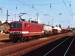 143 366-3 mit eine Güterzug auf Bahnhof Lengerich am 2-6-2000.