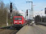 143 628-6 erreicht am 24. März 2014 mit einer S2 nach Roth den Bahnhof Feucht.