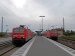 DB Regio 143 267 und 143 170 mit Doppelstockwagen auf der RB75 in Babenhausen (Hessen) am 14.10.16