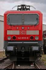 143 893-6 von DB Regio Südost steht anlässlich des Sommerfests des DB Museums Halle (Saale) unter dem Motto  Diesellokomotiven der ehemaligen DR  auf dem Gelände der DB Werkstatt Halle
