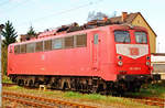 Am 01. November 2000 steht Lok 150 085-9 im Bahnhof Freilassing, 