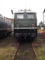 Der grne Riese E50 091 ebenfals beim tag der offenen tr im Bw Osnabrck am 19.09.10