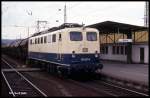 DB 150 mit einem Güterzug Richtung Norden durchfährt am 7.6.1991 den Bahnhof Bebra.